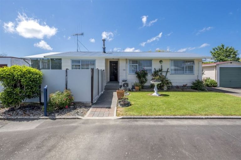 Photo of property in 32a Rimu Street, Levin, 5510