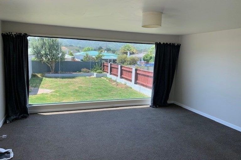 Photo of property in 118 Wainuiomata Road, Wainuiomata, Lower Hutt, 5014