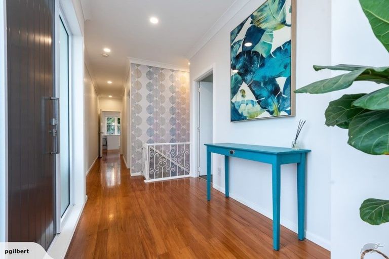 Photo of property in 2/12 Howe Street, Howick, Auckland, 2014