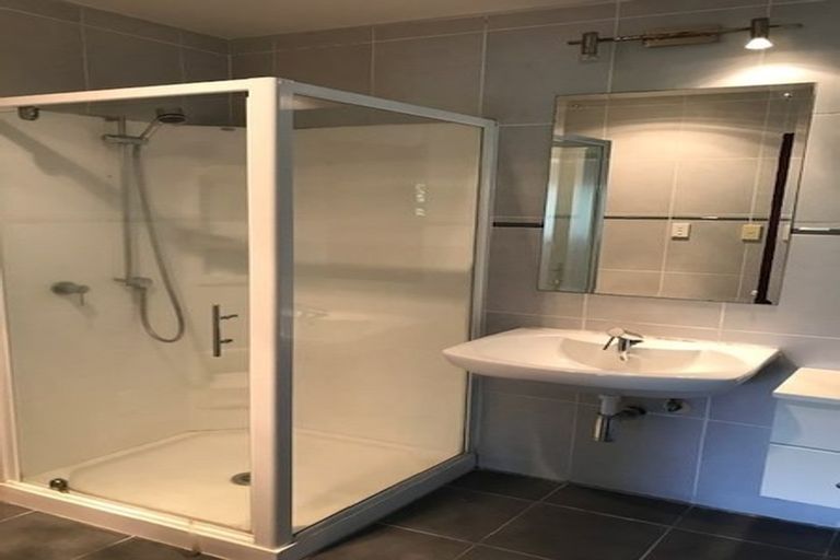 Photo of property in 30 Elmira Place, Browns Bay, Auckland, 0630