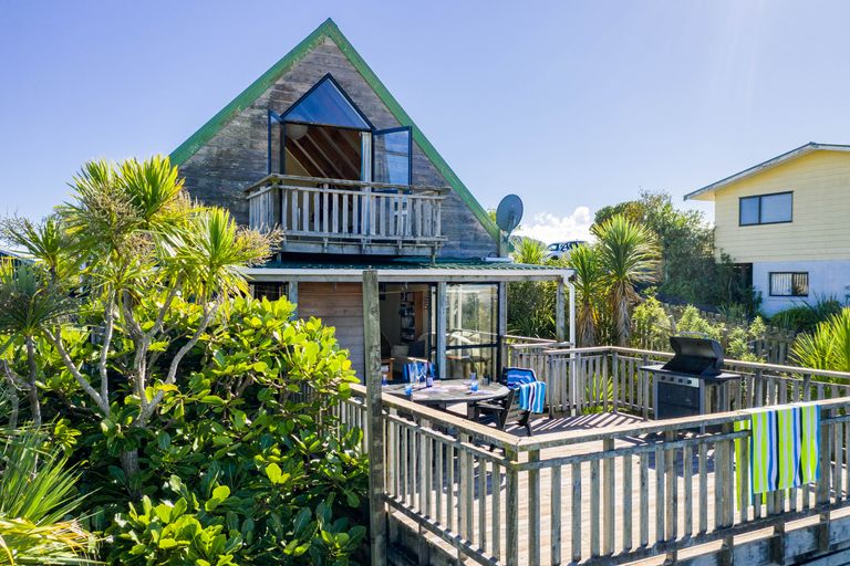 Photo of property in 52 Cullen Street, Mangawhai Heads, Mangawhai, 0505
