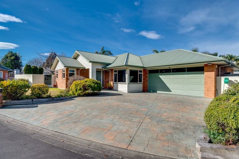 Photo of property in Cheltenham Court, 600 Market Street South, Hastings, 4122