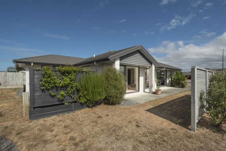 Photo of property in 125 Doncaster Drive, Papamoa Beach, Papamoa, 3118