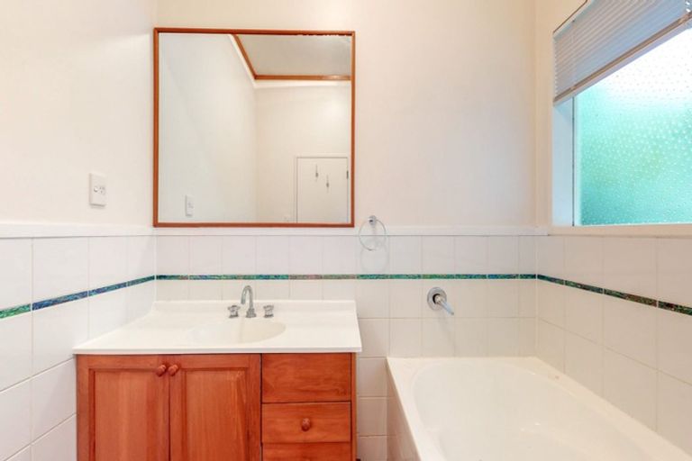 Photo of property in 9 Silverbirch Grove, Churton Park, Wellington, 6037