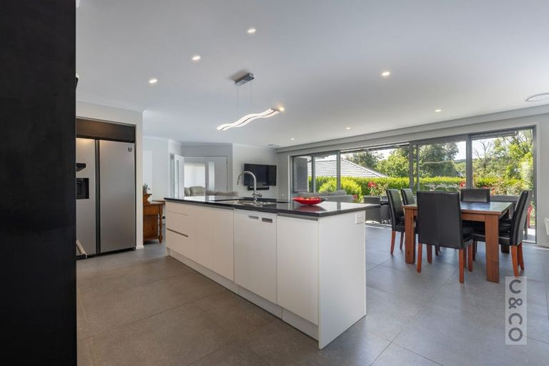 Photo of property in 4 School Road, Riverhead, 0820