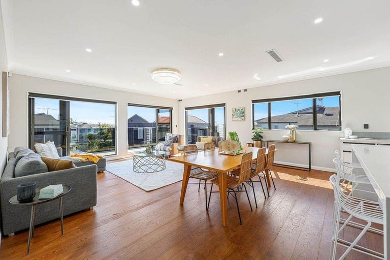 Photo of property in 41 Compass Way, Half Moon Bay, Auckland, 2012