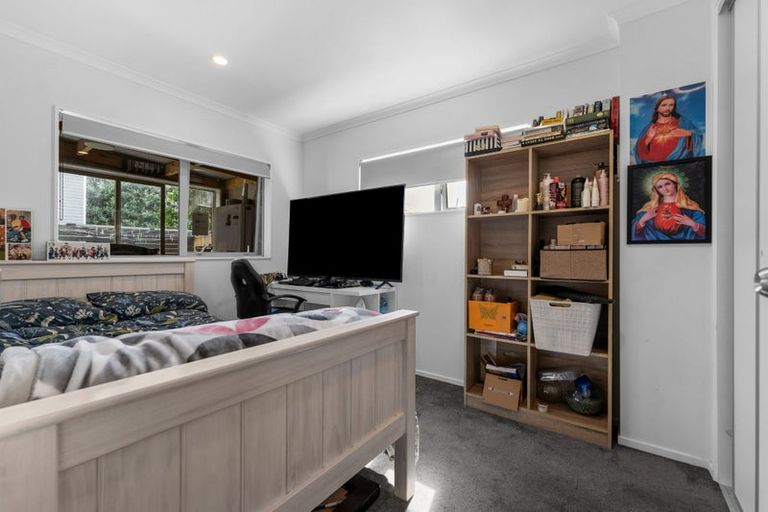 Photo of property in 13d Sealord Place, Clendon Park, Auckland, 2103