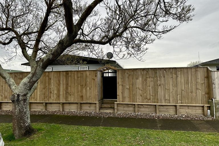 Photo of property in 2 Bryce Place, Kelvin Grove, Palmerston North, 4414