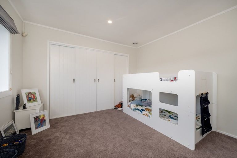 Photo of property in 120 Prince Regent Drive, Half Moon Bay, Auckland, 2012