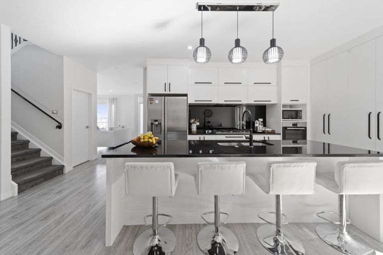 Photo of property in 26 Ascension Crescent, Orewa, 0931