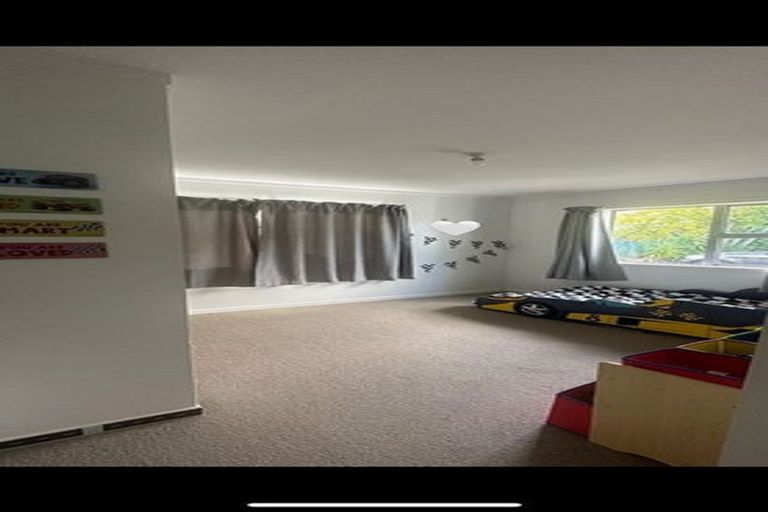 Photo of property in 105 Triangle Road, Massey, Auckland, 0614