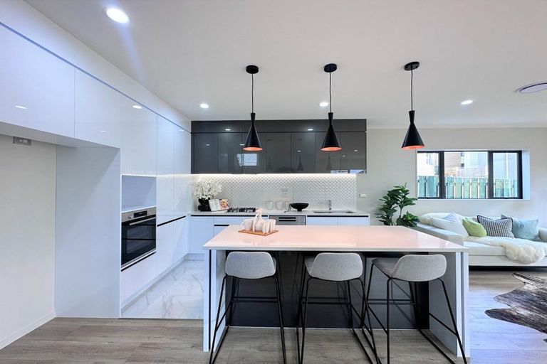 Photo of property in 12c Borrowdace Avenue, Botany Downs, Auckland, 2010