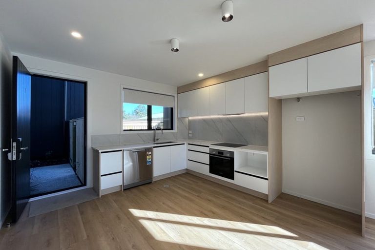 Photo of property in 27 Dawnhaven Drive, Te Atatu Peninsula, Auckland, 0610