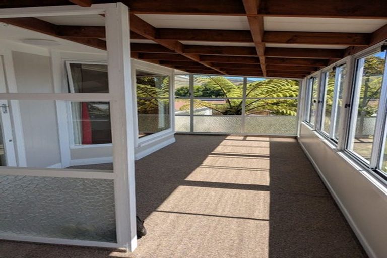 Photo of property in 21 Kereru Street, Waikanae, 5036