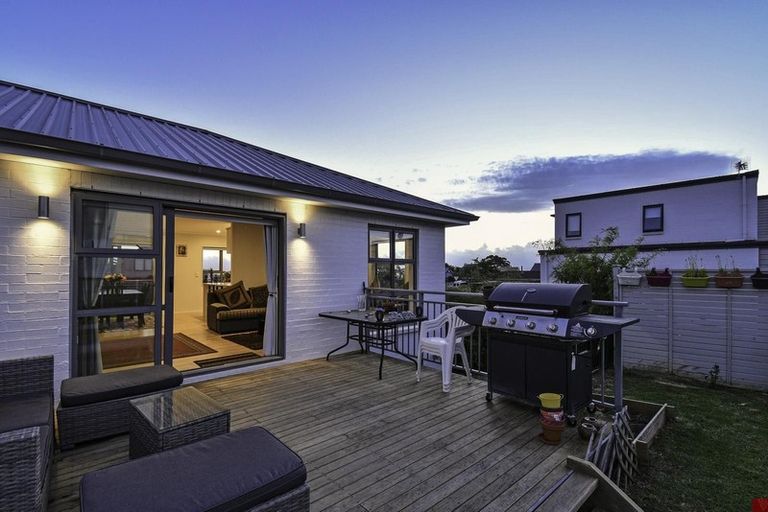 Photo of property in 77 Calluna Crescent, Totara Heights, Auckland, 2105