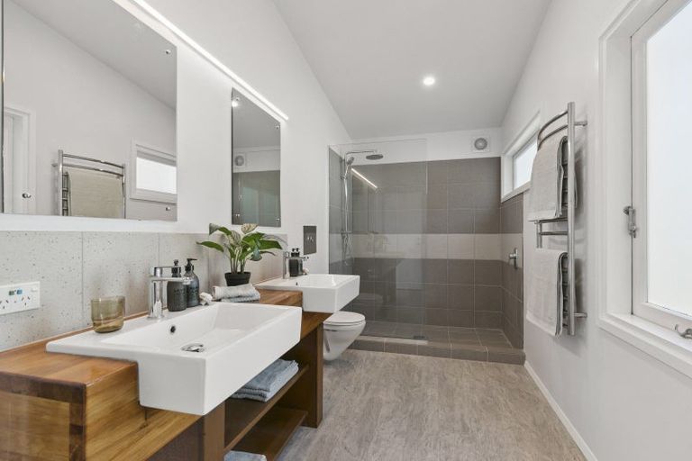 Photo of property in 34 Spencer Street, Crofton Downs, Wellington, 6035