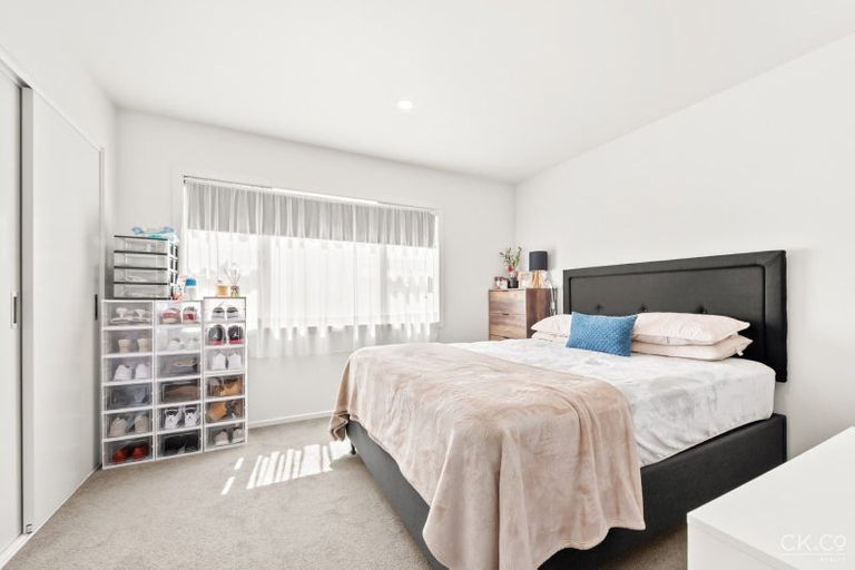 Photo of property in 1115b High Street, Taita, Lower Hutt, 5011