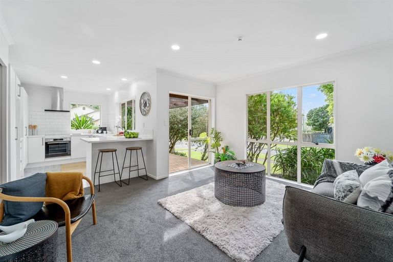 Photo of property in 1 Phoebe Meikle Place, Torbay, Auckland, 0630