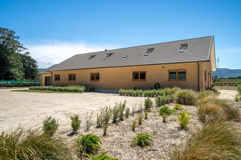 Photo of property in 69 Longwood Road, South Featherston, Featherston, 5771