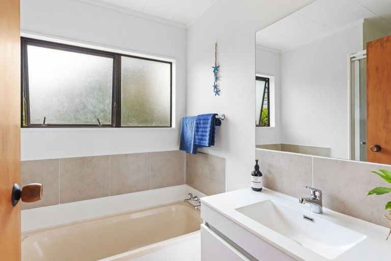 Photo of property in 47 Belvedere Avenue, Waikanae, 5036