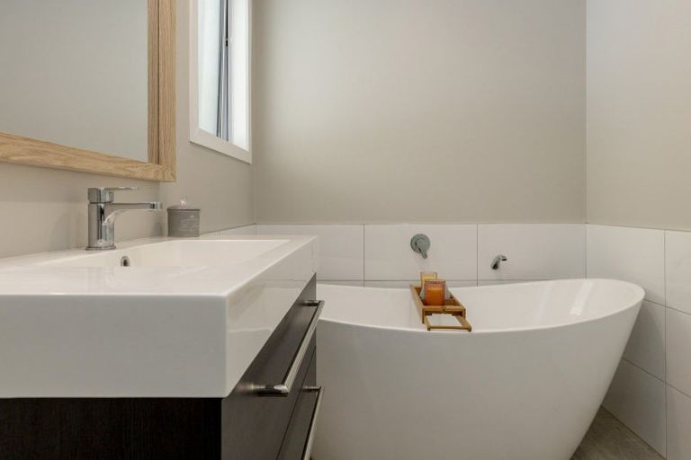 Photo of property in 72 Ridgetop Way, Oruanui, Taupo, 3384