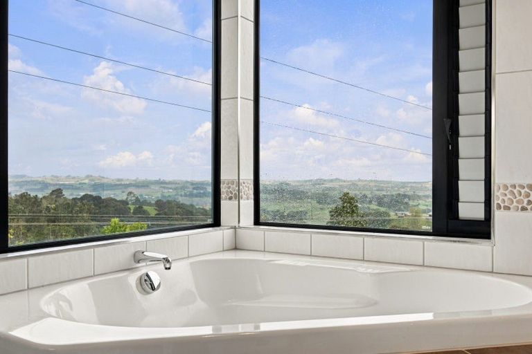Photo of property in 11 Cameron Town Road, Pukekohe, 2678