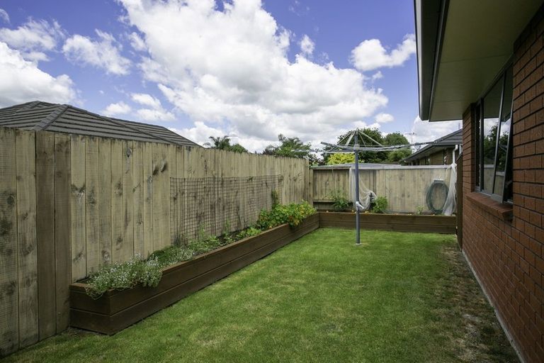 Photo of property in 8a Rose Leigh Drive, Cambridge, 3434