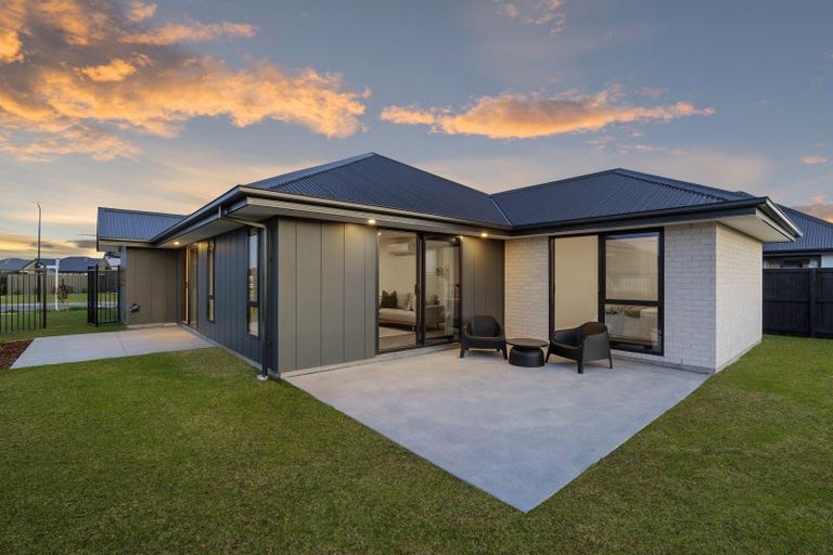 Photo of property in 43 Sanders Way, Rolleston, 7614