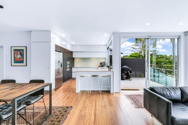 Photo of property in 51 St Michaels Avenue, Point Chevalier, Auckland, 1022