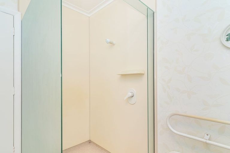 Photo of property in 21 Honeystone Street, Helensburgh, Dunedin, 9010