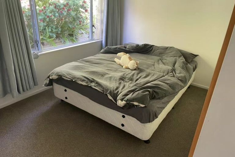 Photo of property in 15 Taroka Close, Pinehill, Auckland, 0632