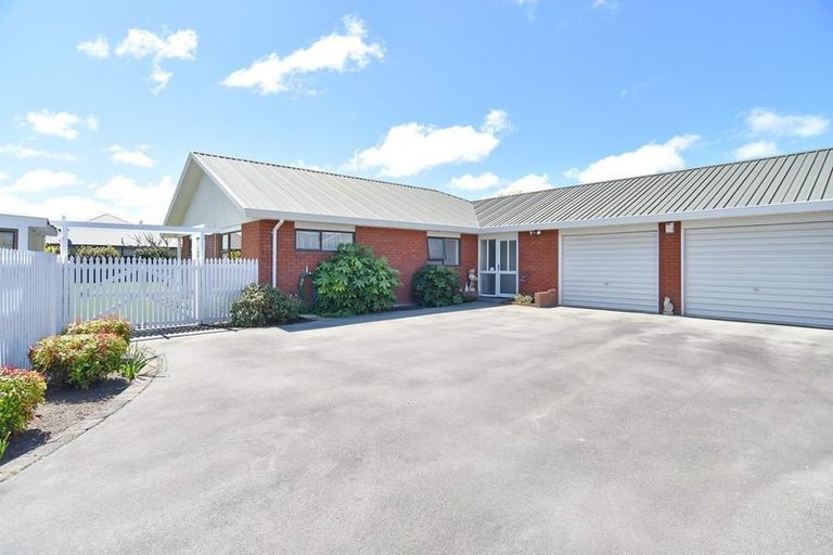 Photo of property in 15 Chartwell Close, Rangiora, 7400