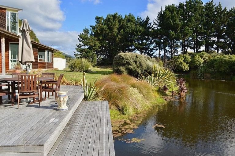 Photo of property in 31 Waitaheke Road, Te Horo, Otaki, 5581