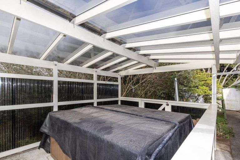 Photo of property in 2 Lavinia Grove, Waikanae Beach, Waikanae, 5036