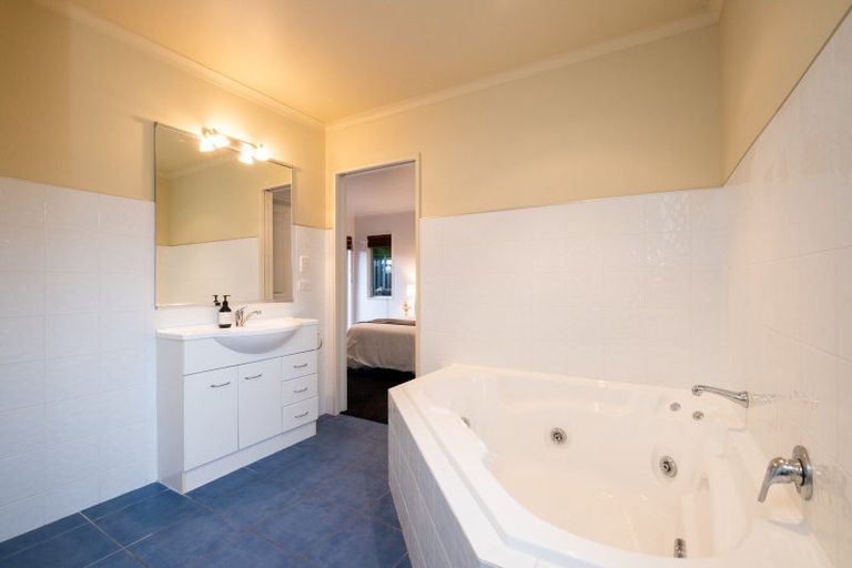 Photo of property in 9a Avenue Road, Greenmeadows, Napier, 4112