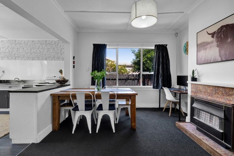 Photo of property in 3 Tukapa Street, Westown, New Plymouth, 4310