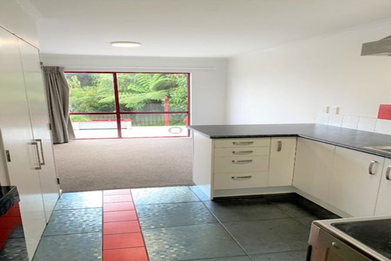 Photo of property in 20 Ted Gilberd Place, Newlands, Wellington, 6037