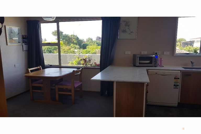 Photo of property in 19 Timaru Road, Waimate, 7924