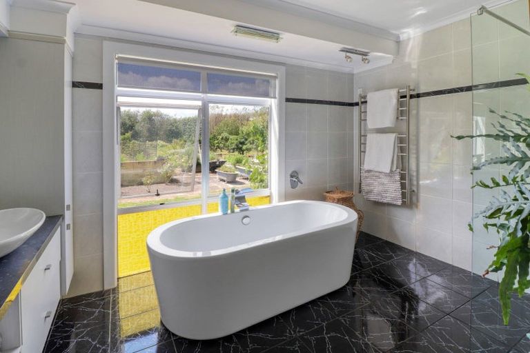 Photo of property in 8 Ingram Road, Waerengaahika, Gisborne, 4071