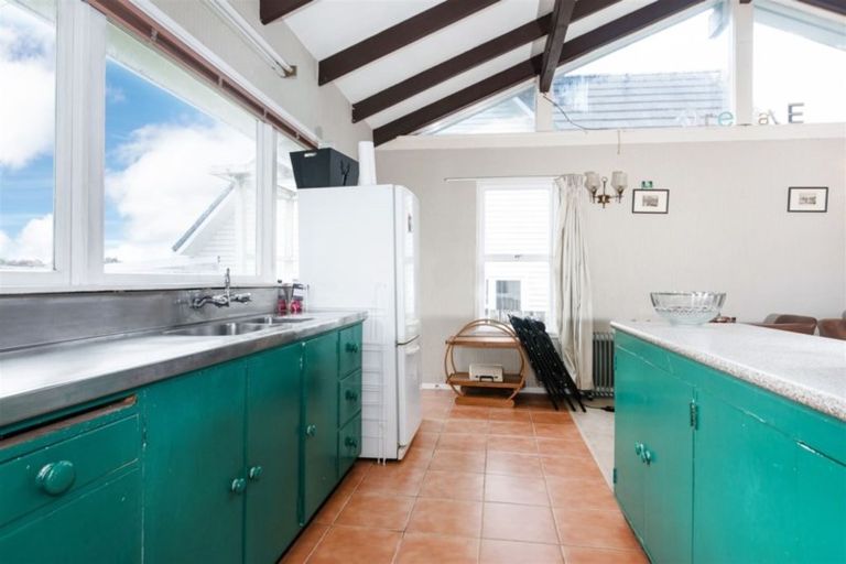 Photo of property in 15 Cleve Road, Green Bay, Auckland, 0604