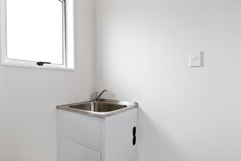 Photo of property in 16 Purcell Place, Melville, Hamilton, 3206