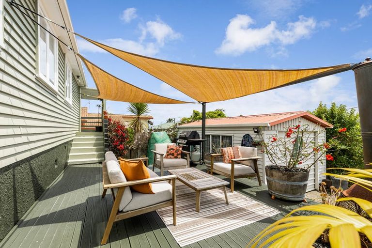 Photo of property in 9 Ambler Avenue, Glen Eden, Auckland, 0602