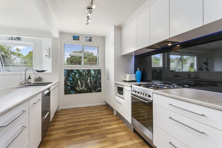 Photo of property in 3 The Circle, Manly, Whangaparaoa, 0930