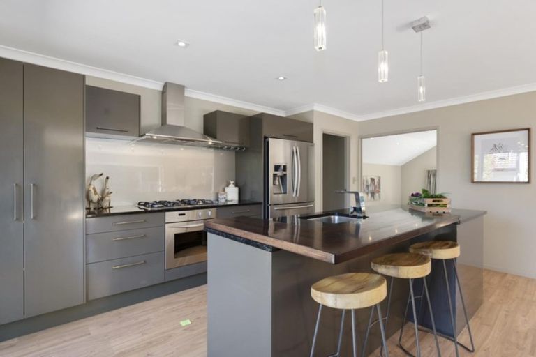 Photo of property in 14 Kenmure Place, Bethlehem, Tauranga, 3110