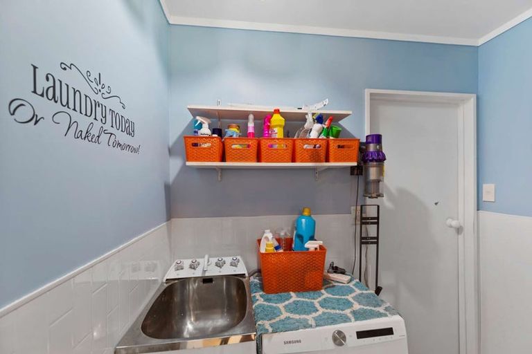 Photo of property in 63 Geraldine Crescent, Cloverlea, Palmerston North, 4412