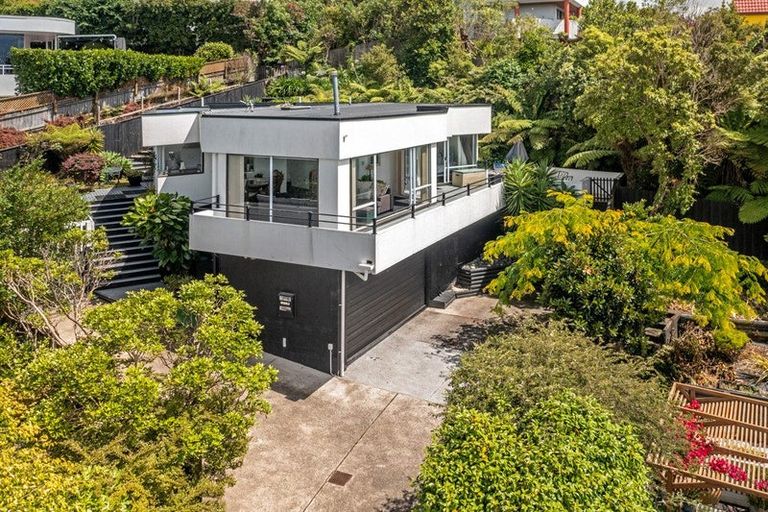 Photo of property in 28 Murano Place, Chatswood, Auckland, 0626