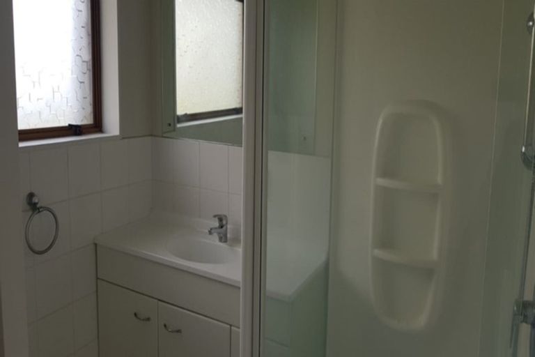 Photo of property in 71 Prince Regent Drive, Half Moon Bay, Auckland, 2012