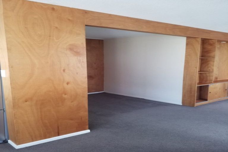 Photo of property in Churchill Flats, 213 The Terrace, Wellington Central, Wellington, 6011