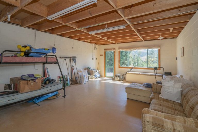 Photo of property in 35 Whiritoa Beach Road, Whiritoa, Whangamata, 3691