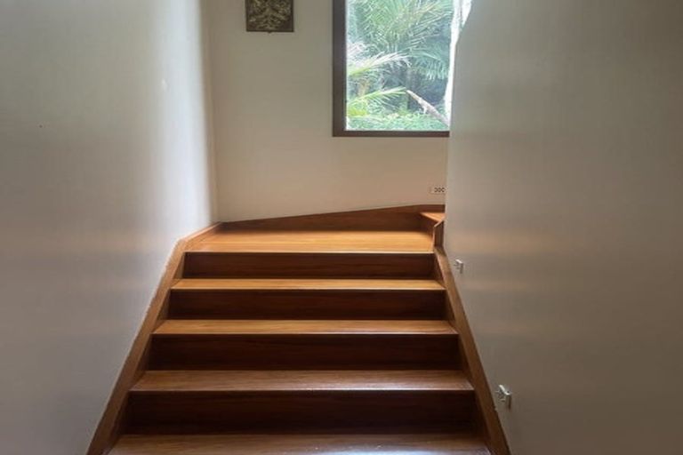Photo of property in 71 Opanuku Road, Henderson Valley, Auckland, 0612